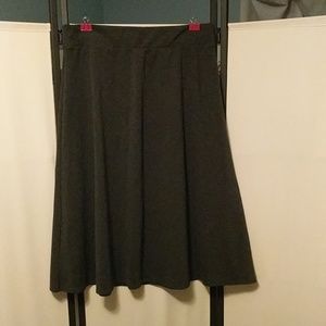Gently used Dana Buchman gray skirt